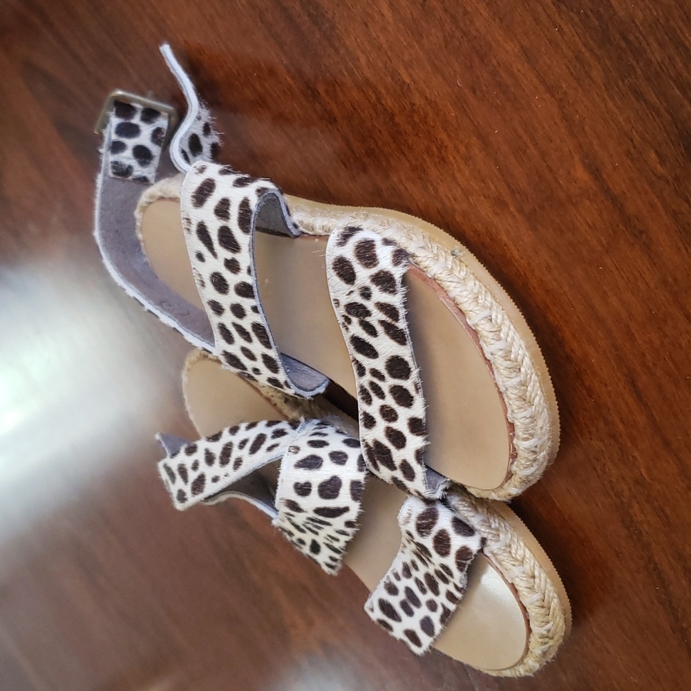 The cutest Bonpoint horse hair sandals. Toddler size 8